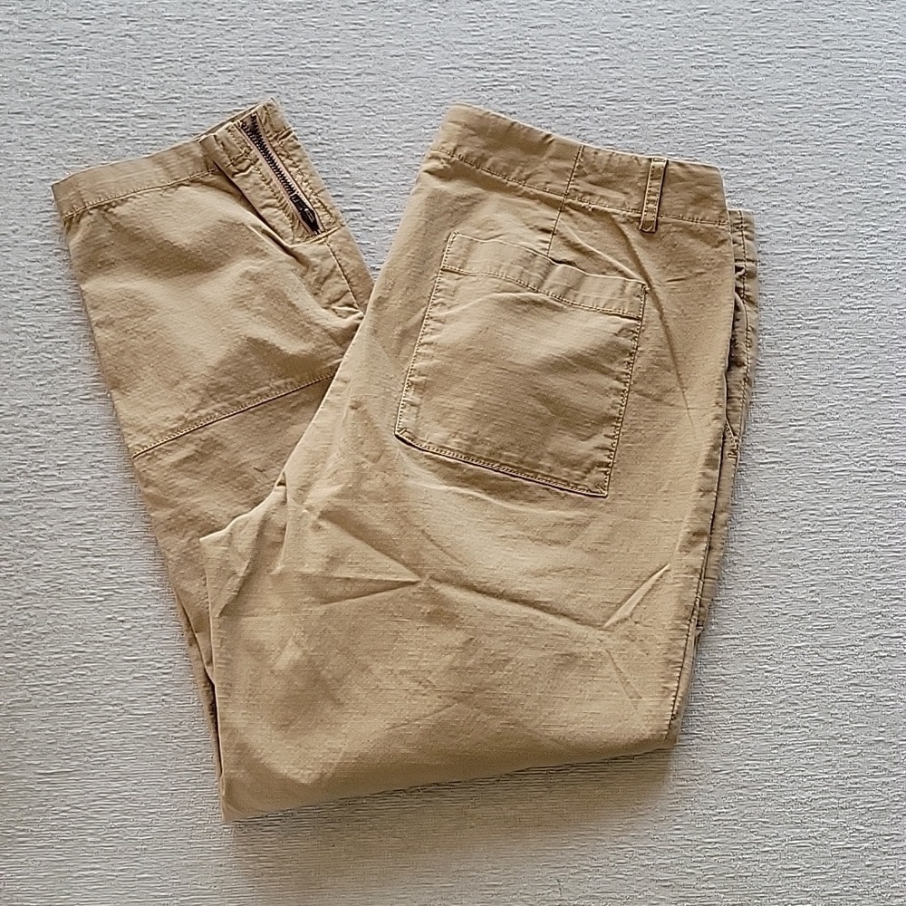 EDDIE BAUER ripstop cotton hiking khaki pants. Drawstring. Size 10